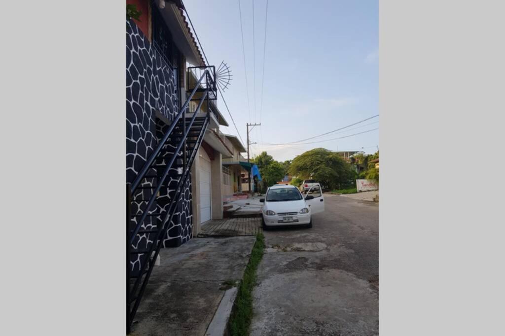 Depto. Maia: A/C, Agua Caliente, Wifi, Tv, Cable. Apartment Palenque Exterior photo